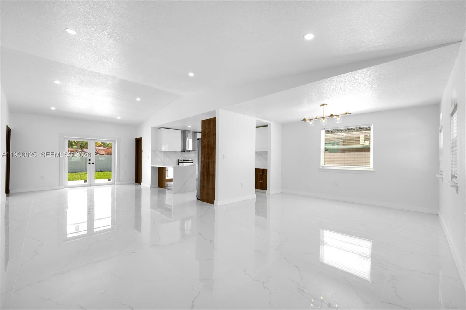 SILVER BLUFF EST-SEC B - Residential