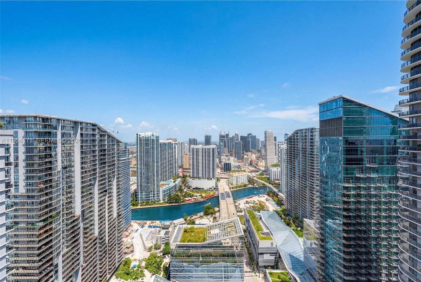 45 SW 9th St LPH-4609