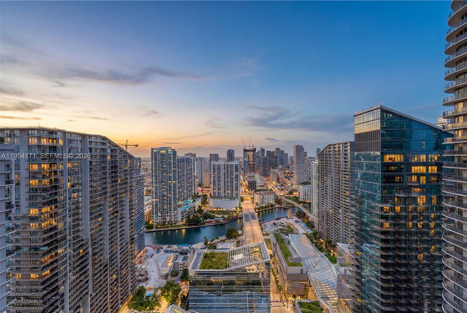 45 SW 9th St LPH-4609