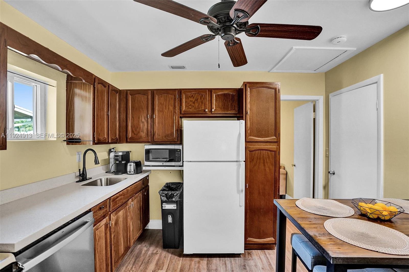 CONNOR ESTATES - Residential Lease