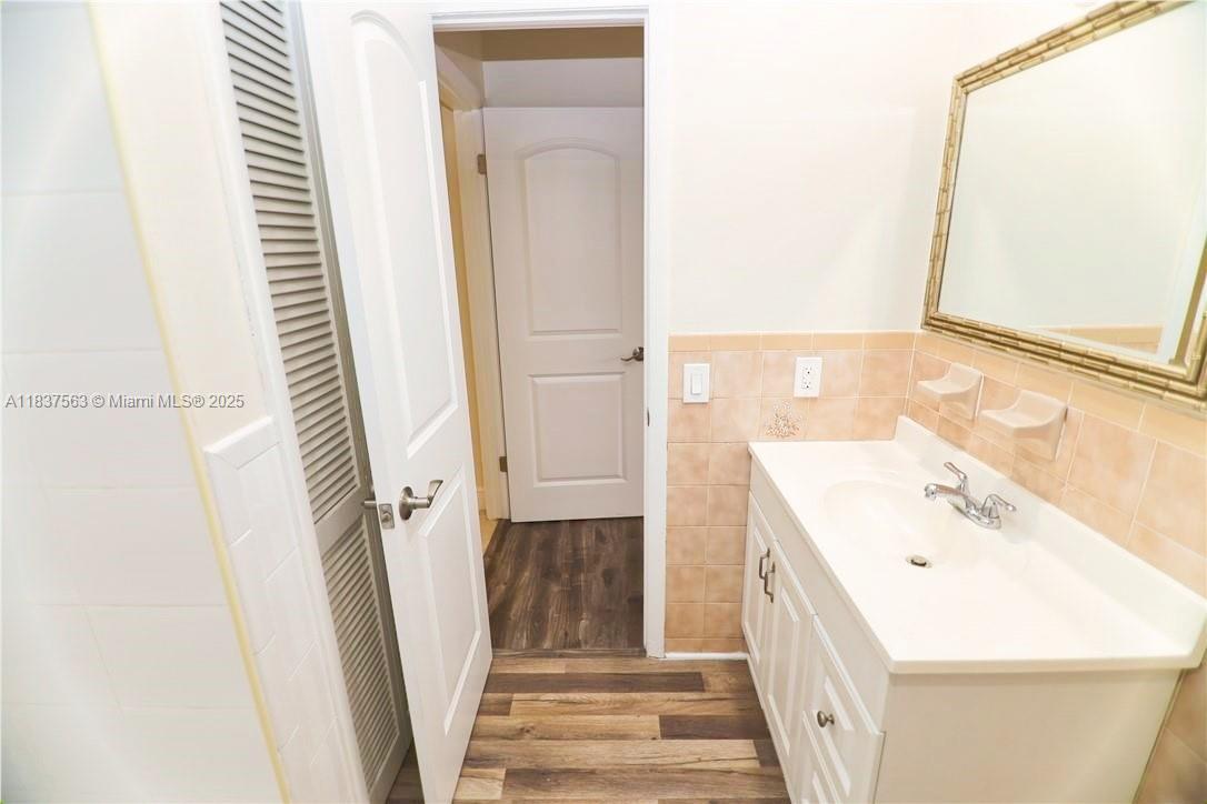 VANDERBILT PARK TOWNHOUSE - Residential