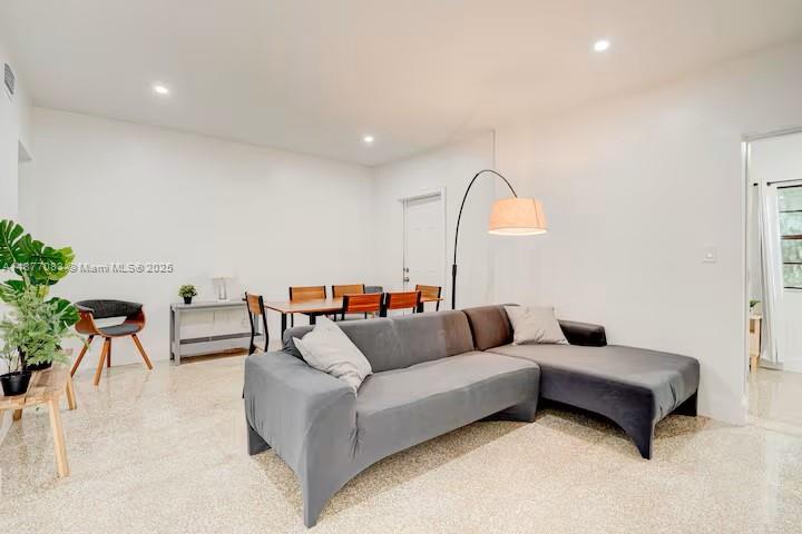 MIAMI HIGHLANDS SEC A - Residential Income