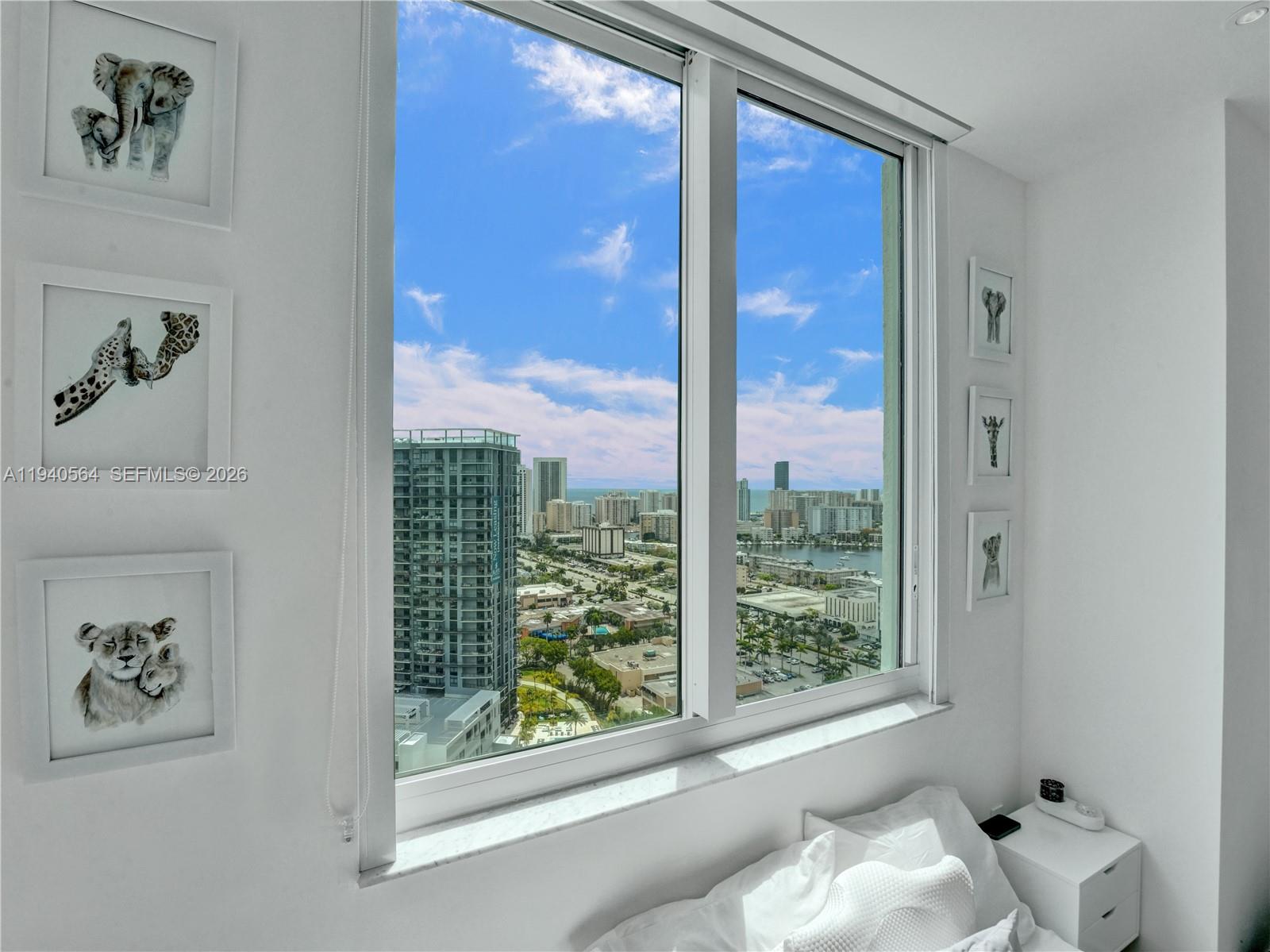 DUO CONDOMINIUM EAST - Residential