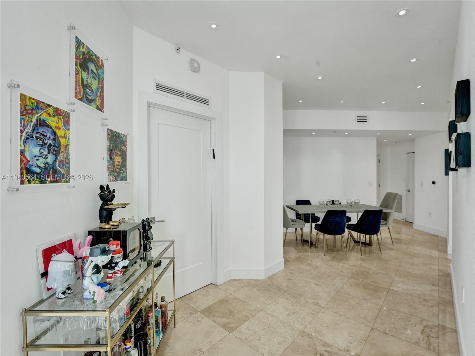 DUO CONDOMINIUM EAST - Residential