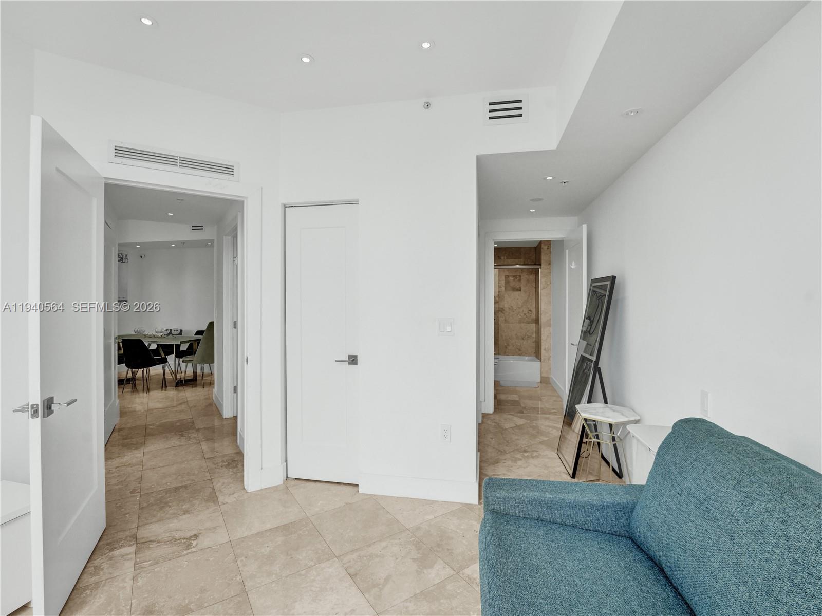 DUO CONDOMINIUM EAST - Residential