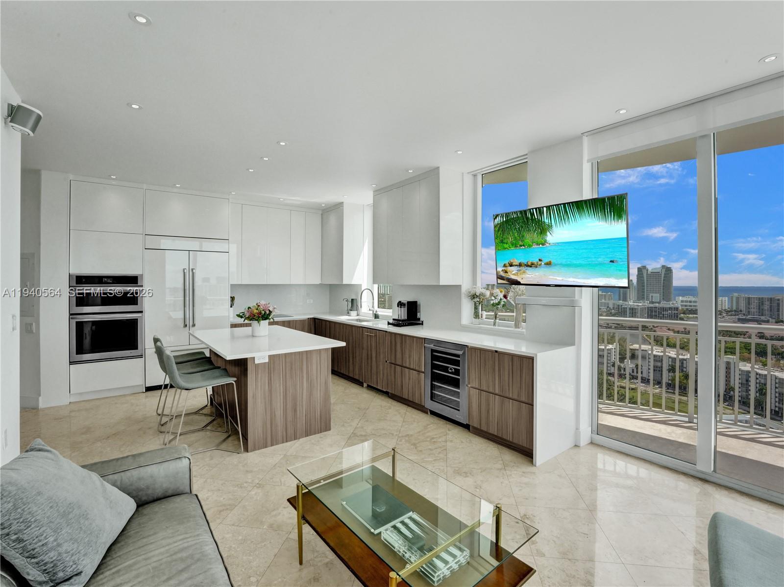 DUO CONDOMINIUM EAST - Residential