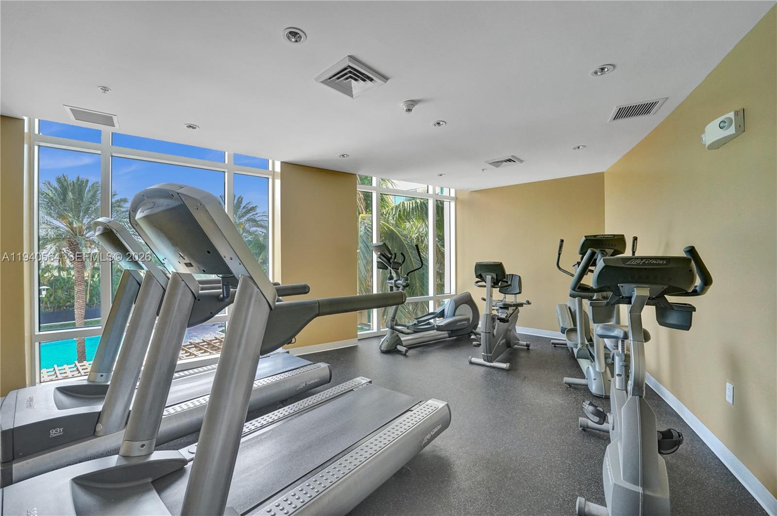 DUO CONDOMINIUM EAST - Residential