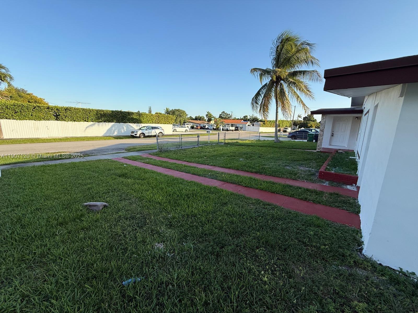 SO MIAMI HEIGHTS MANOR - Residential