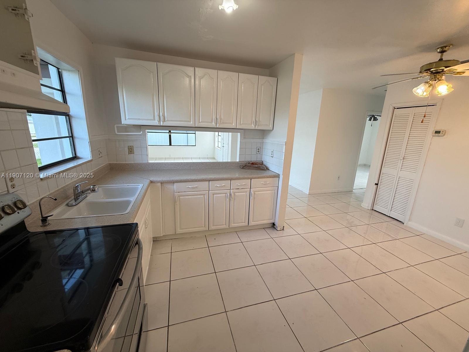 SO MIAMI HEIGHTS MANOR - Residential