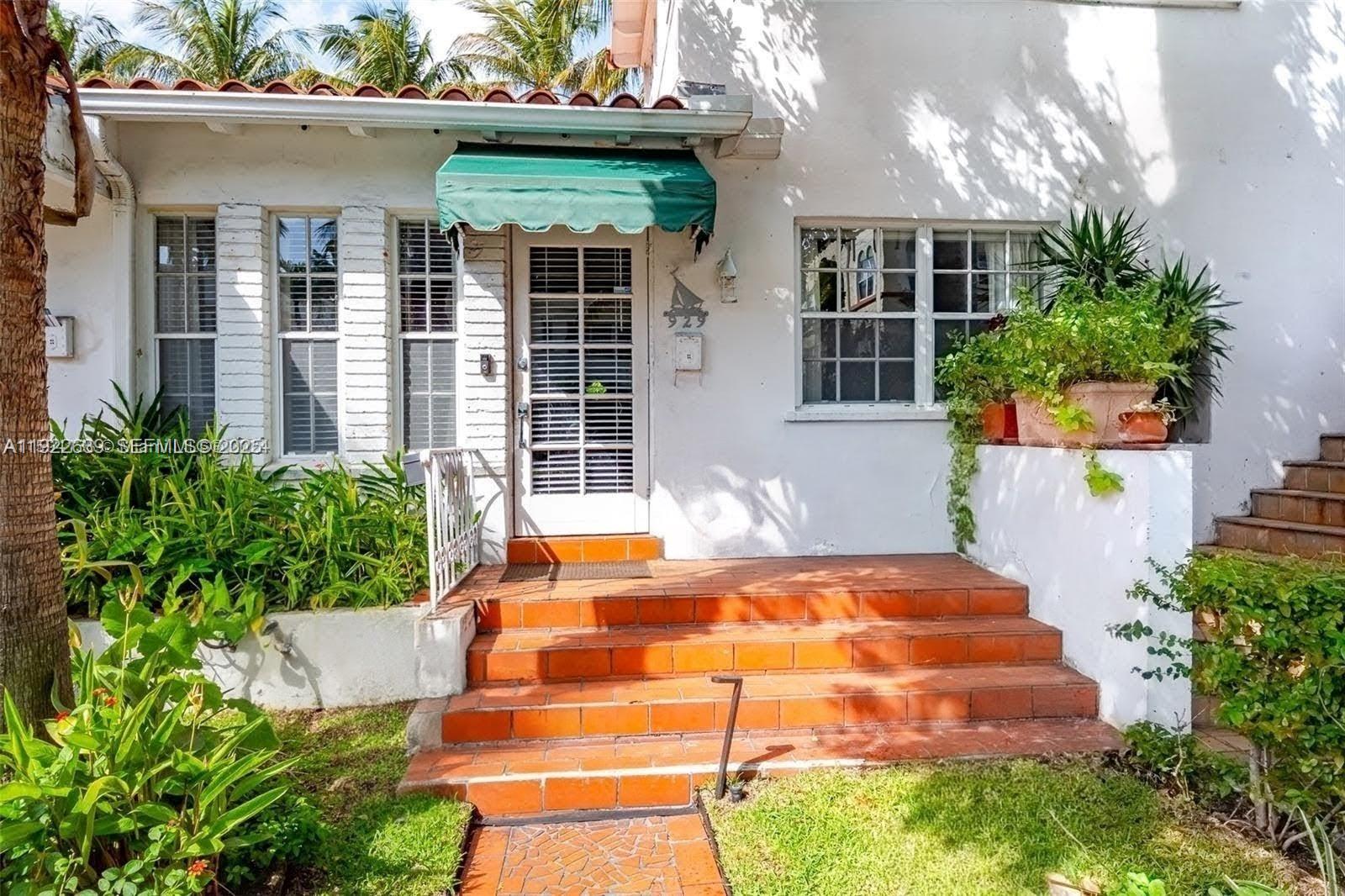 1605 Michigan Ave 929