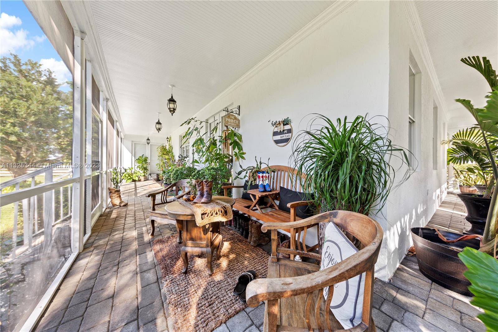 10 AC EQUESTRIAN FAC - Residential