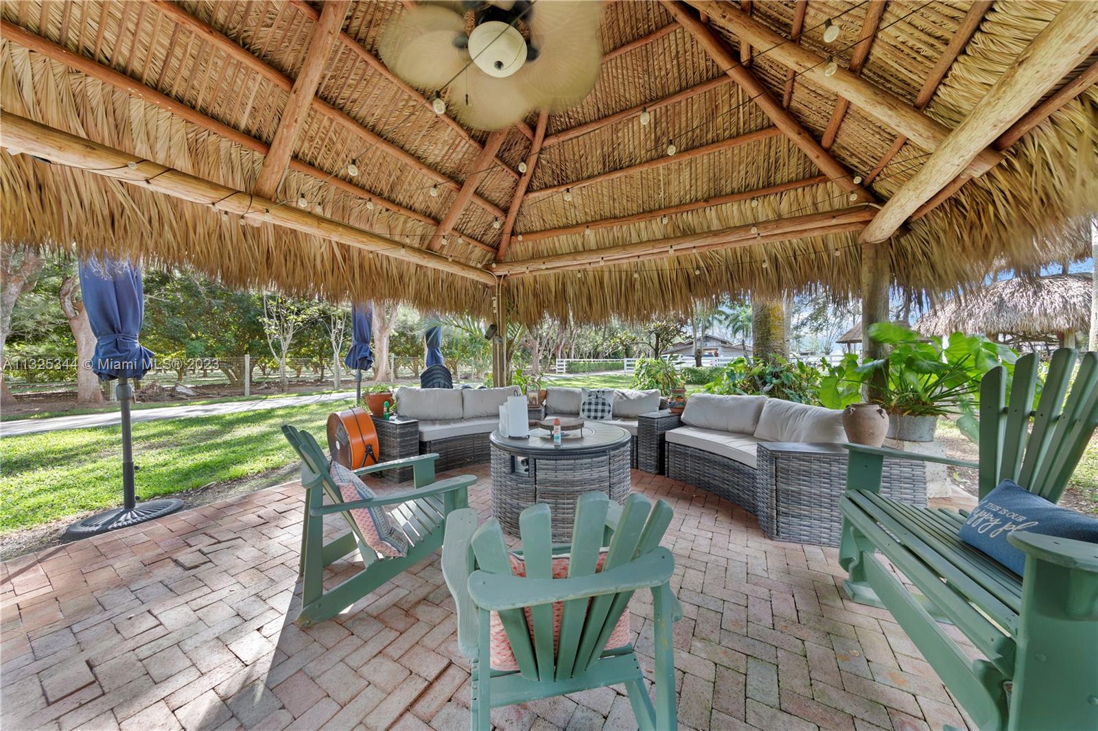 10 AC EQUESTRIAN FAC - Residential