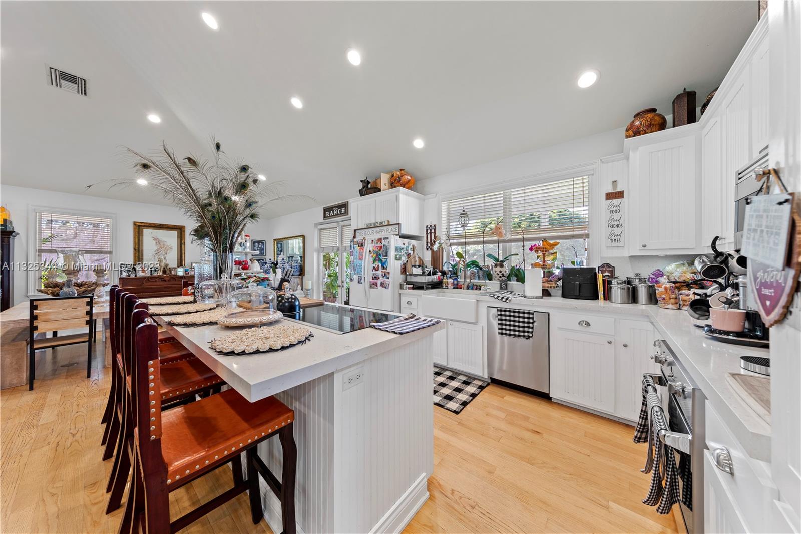 10 AC EQUESTRIAN FAC - Residential