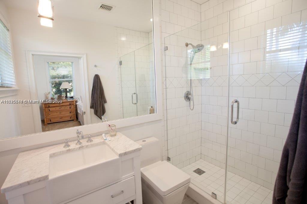 10 AC EQUESTRIAN FAC - Residential