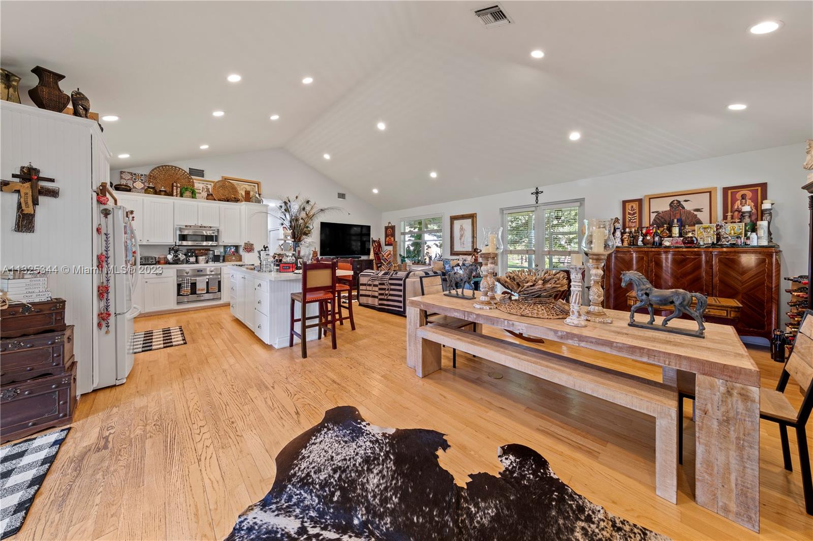 10 AC EQUESTRIAN FAC - Residential