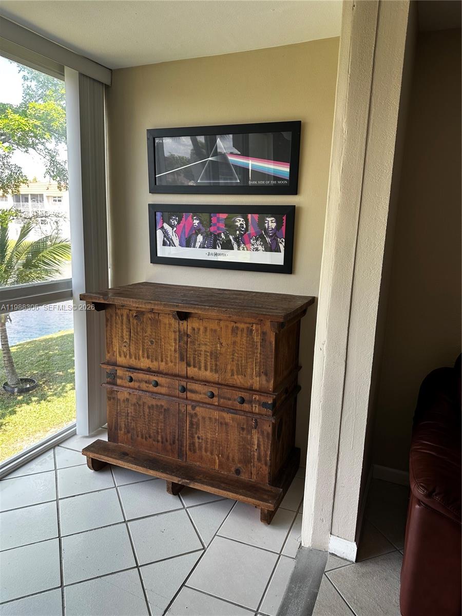 SUNRISE LAKES 10 CONDO - Residential