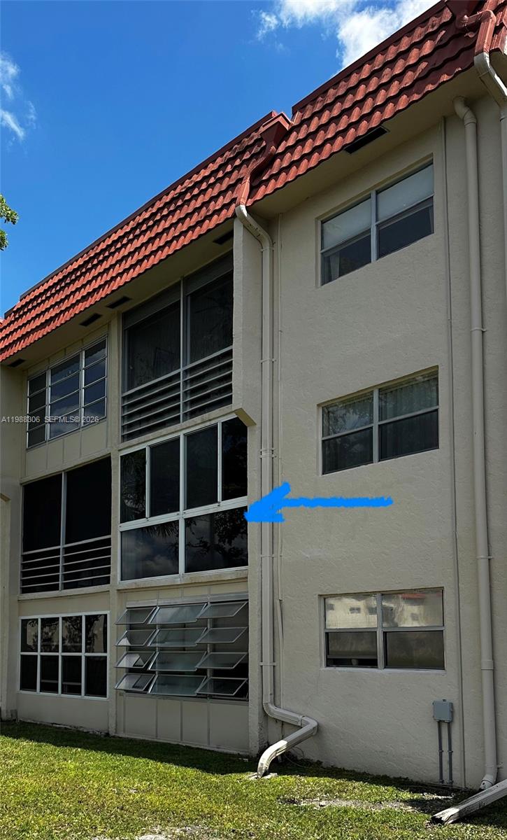 SUNRISE LAKES 10 CONDO - Residential