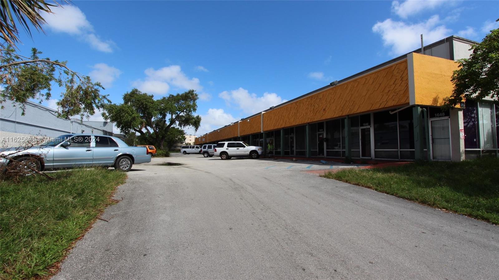 UNDER NEW MANAGEMENT. 930 SqFt available in a Retail strip center.