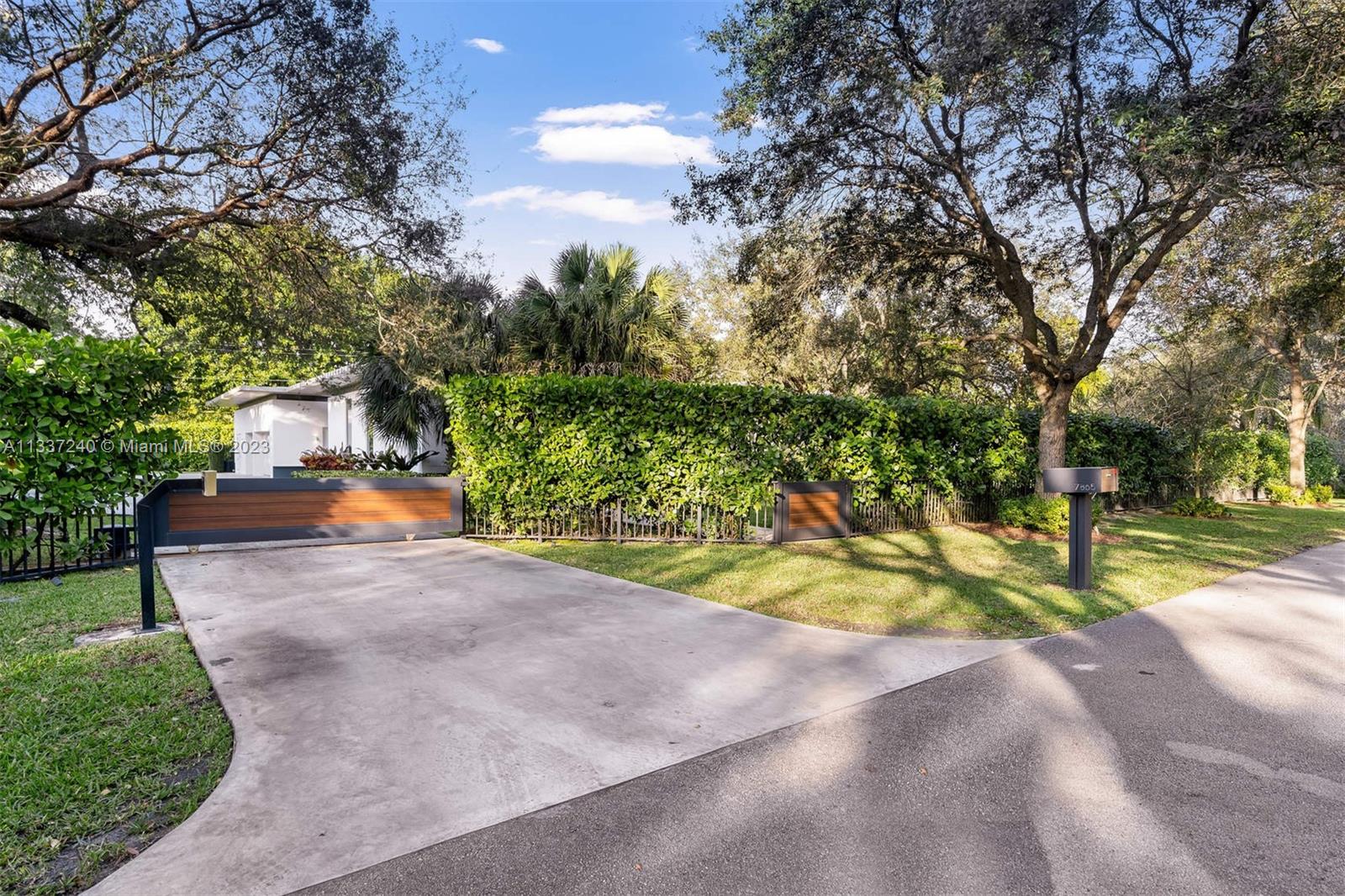 PINE TREE ESTATES - Residential