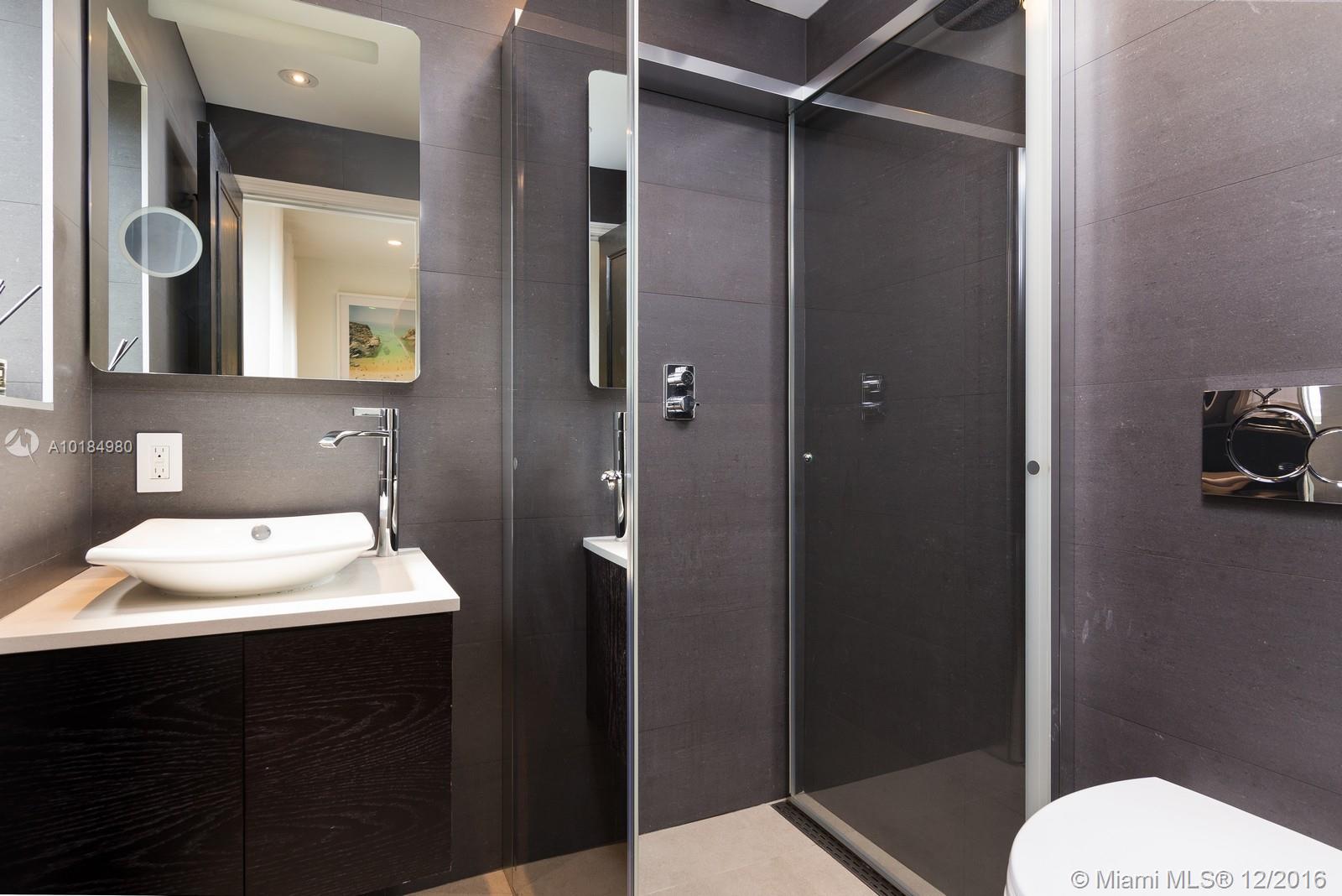 Di Lido Island - Residential