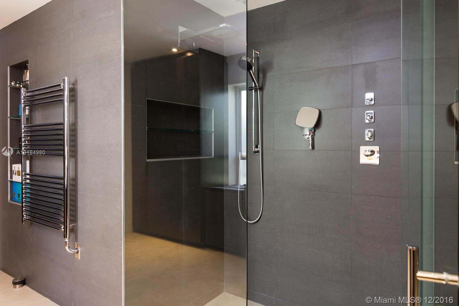 Di Lido Island - Residential