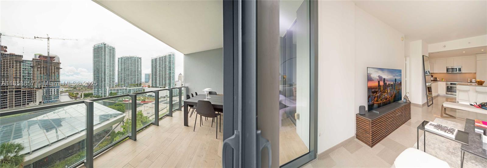 REACH CONDO - Residential