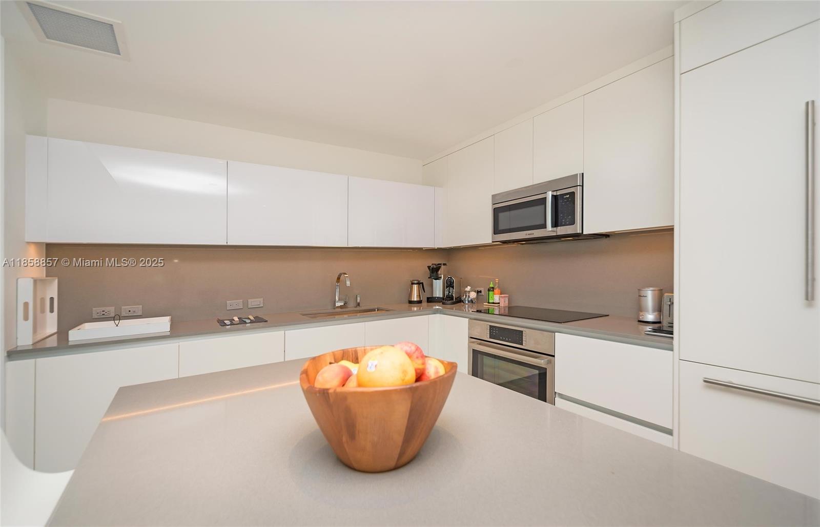 REACH CONDO - Residential