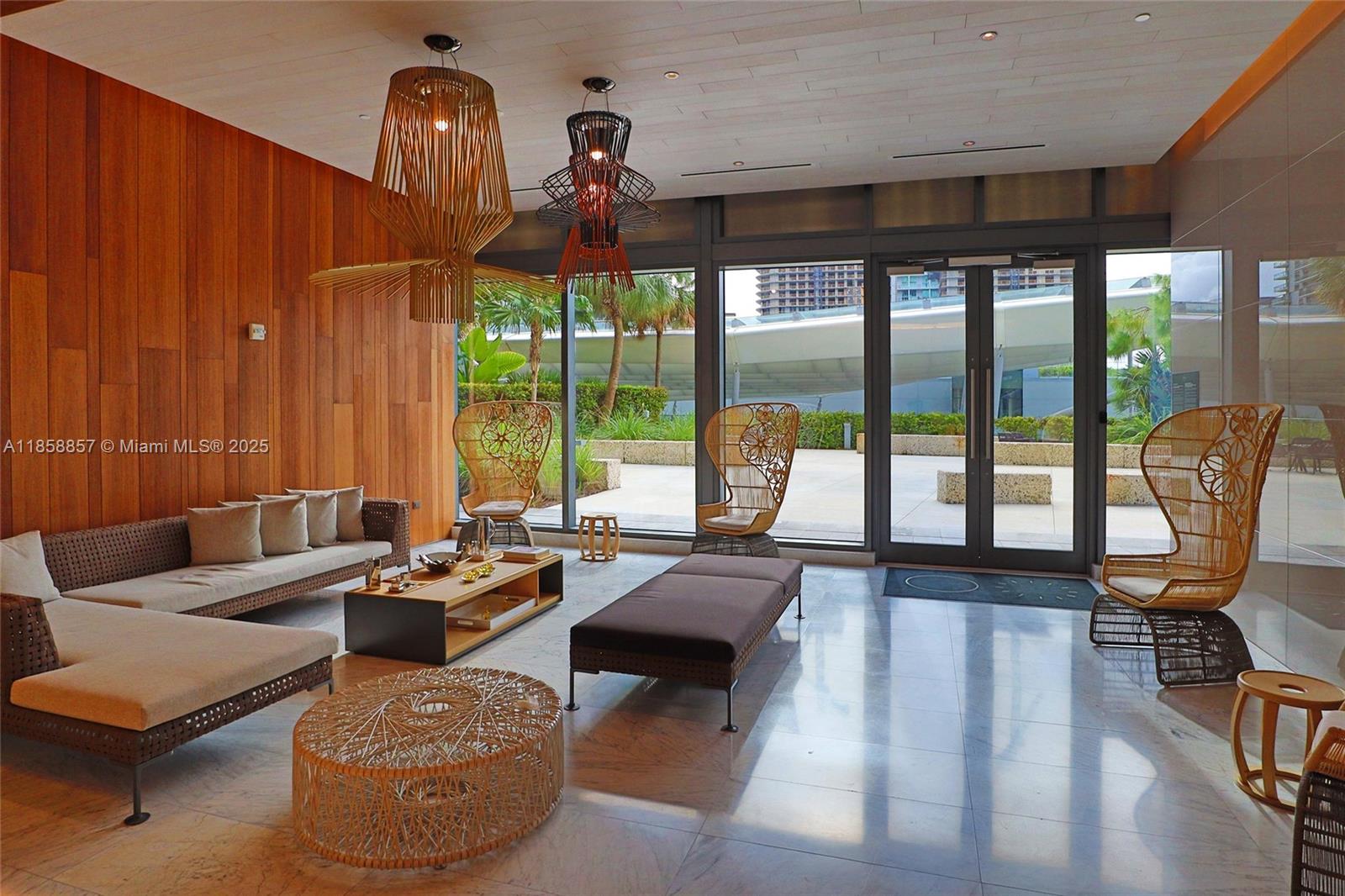 REACH CONDO - Residential