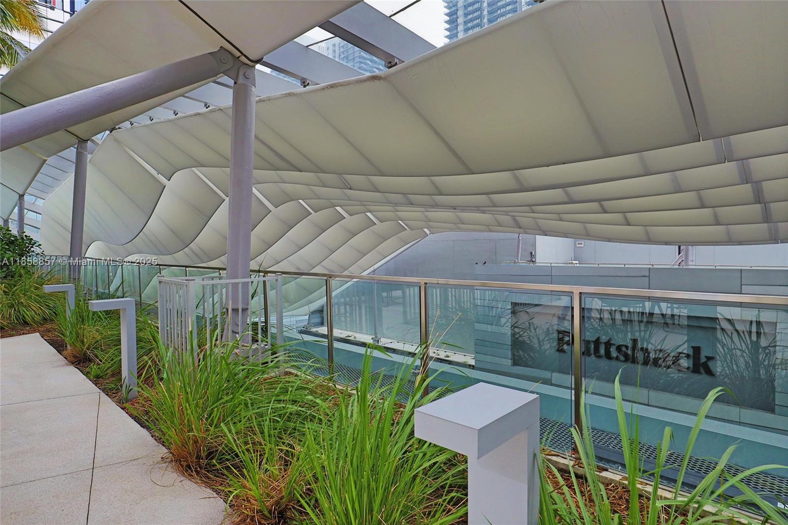 REACH CONDO - Residential