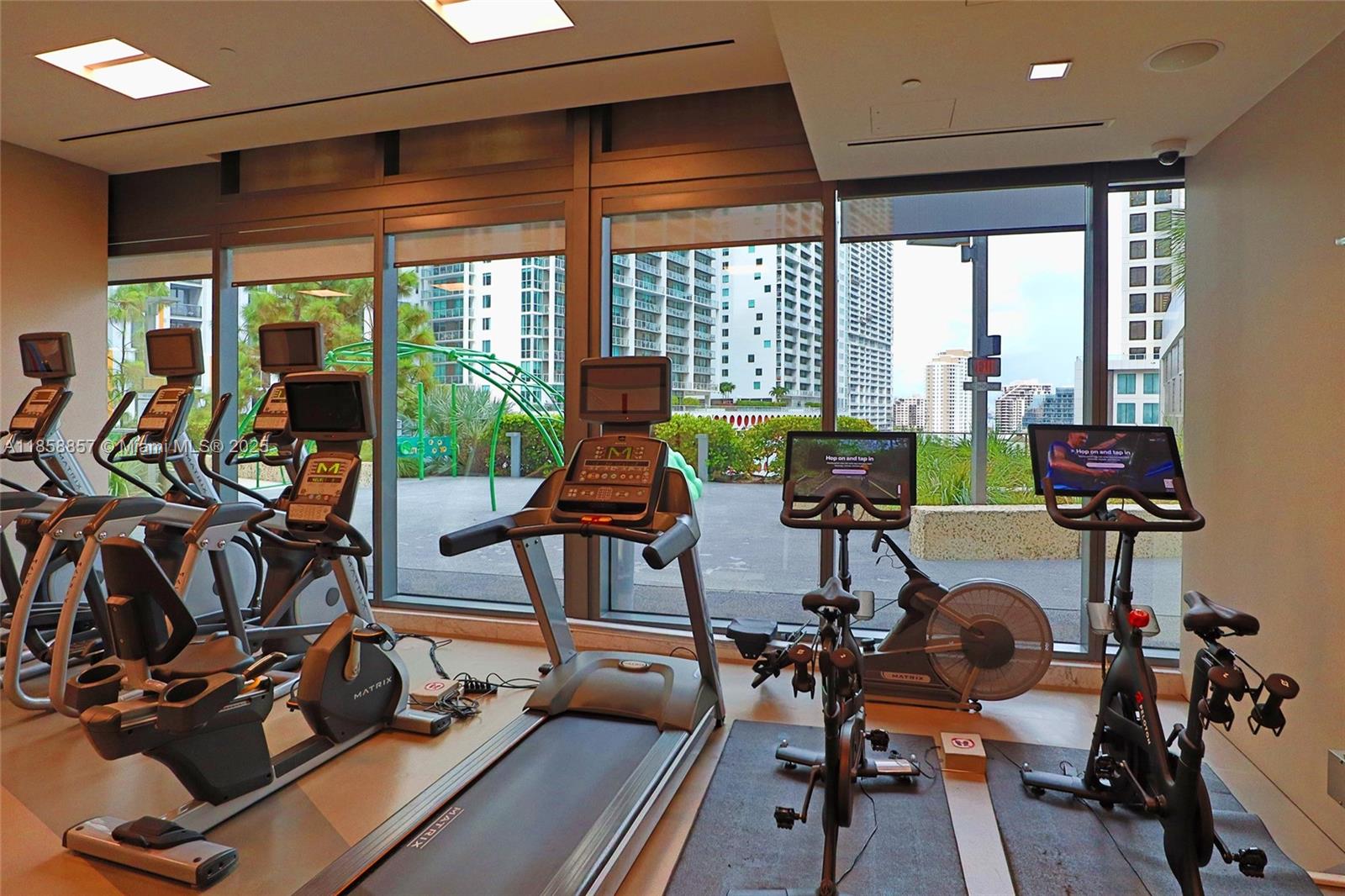 REACH CONDO - Residential