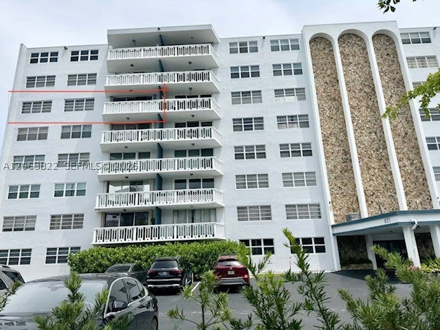 Photo of 401 NE 14th Ave #602, Hallandale Beach, FL 33009 (MLS # A12063822)