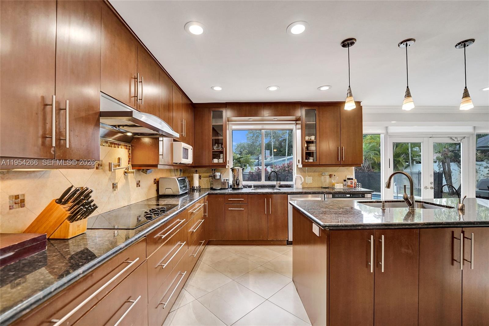 EMERALD HILLS - Residential