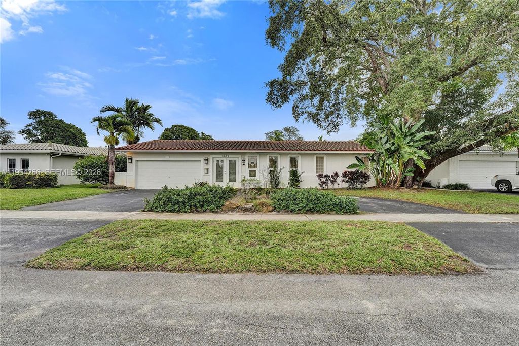 Photo of 3671 N 47th Ave, Hollywood, FL 33021 (MLS # A11954266)