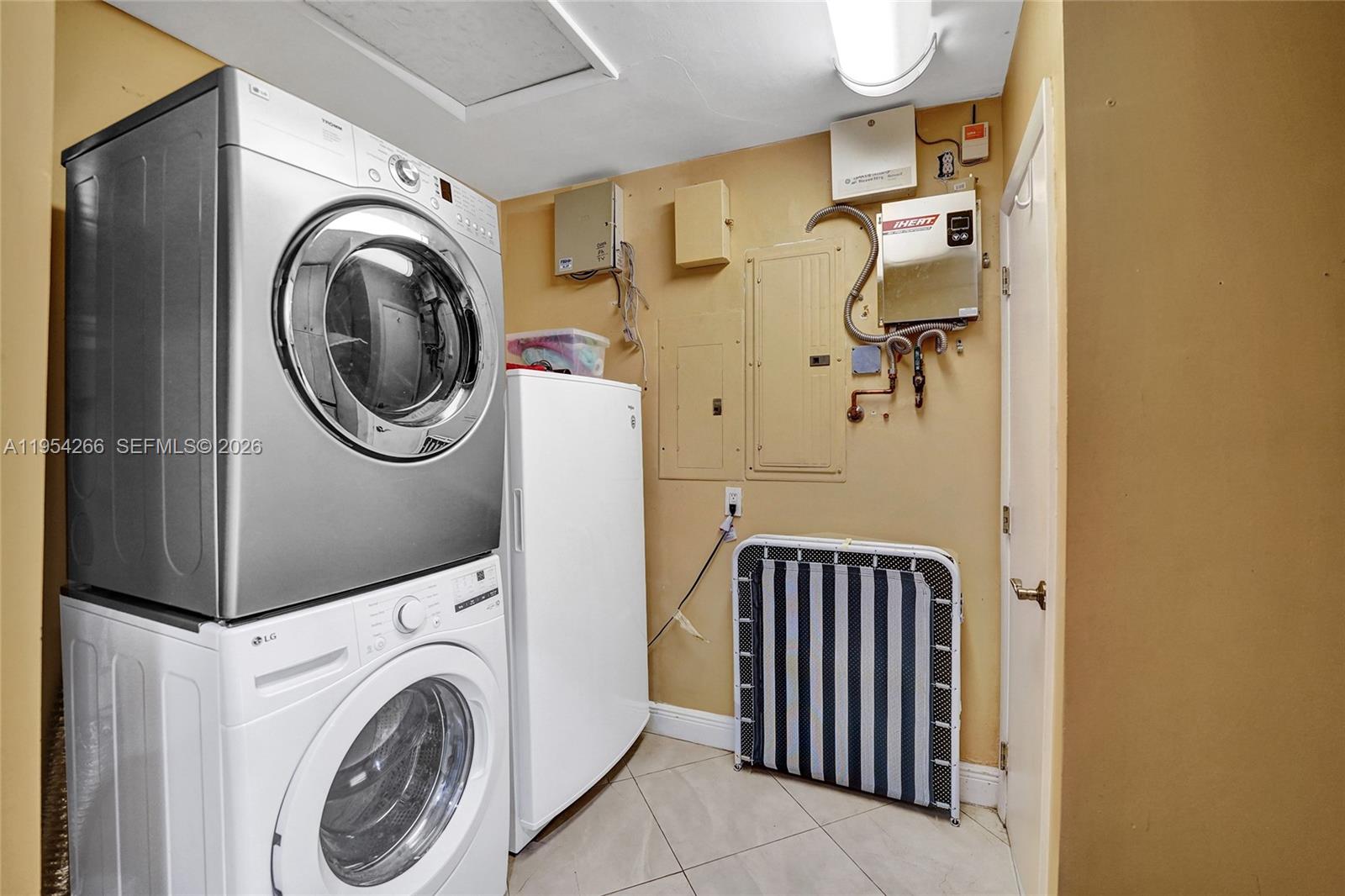 EMERALD HILLS - Residential