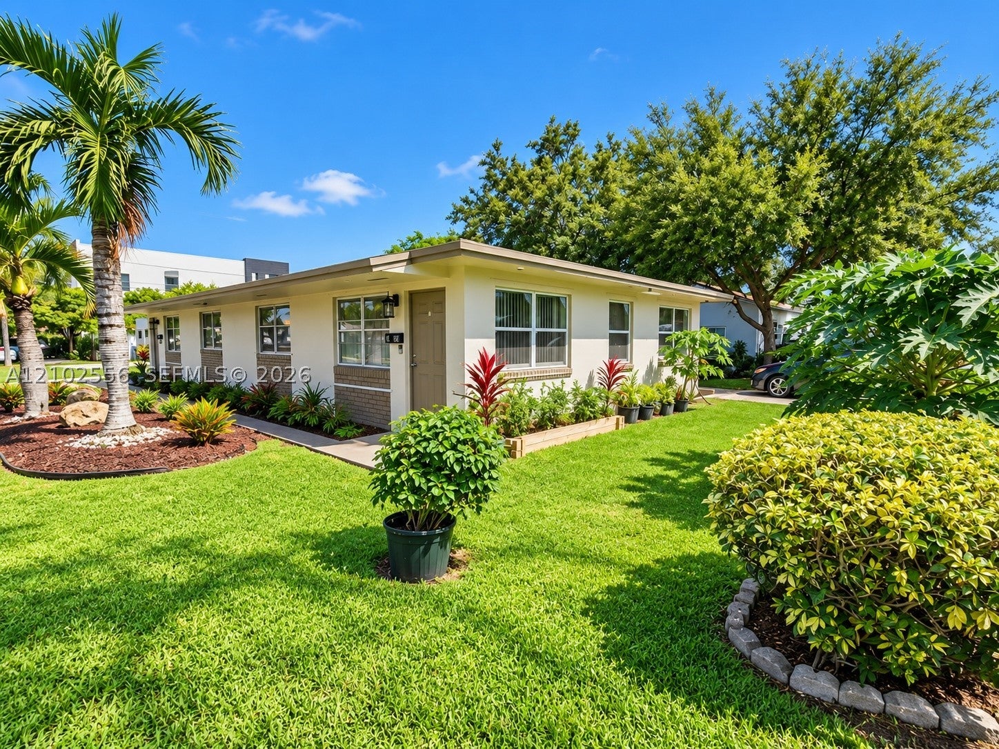 1405 N 24th Ave