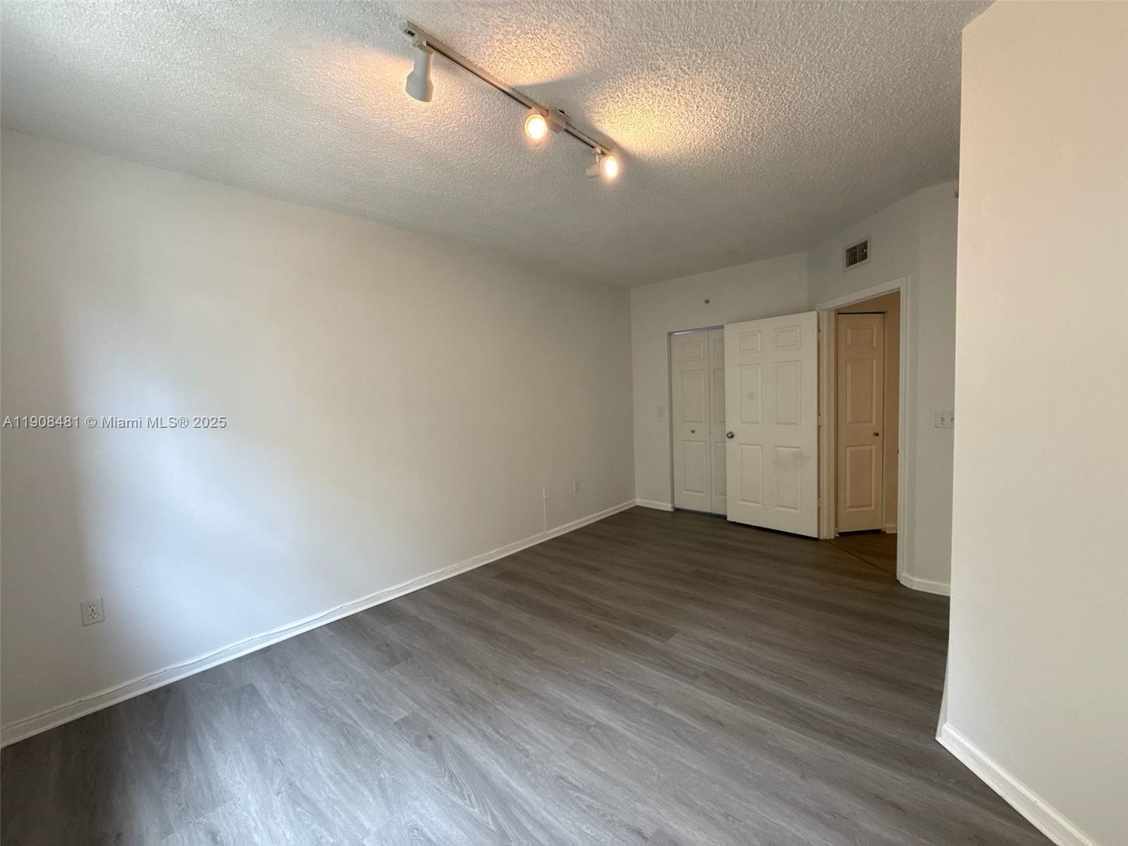 PORTO BELLAGIO CONDO - Residential Lease