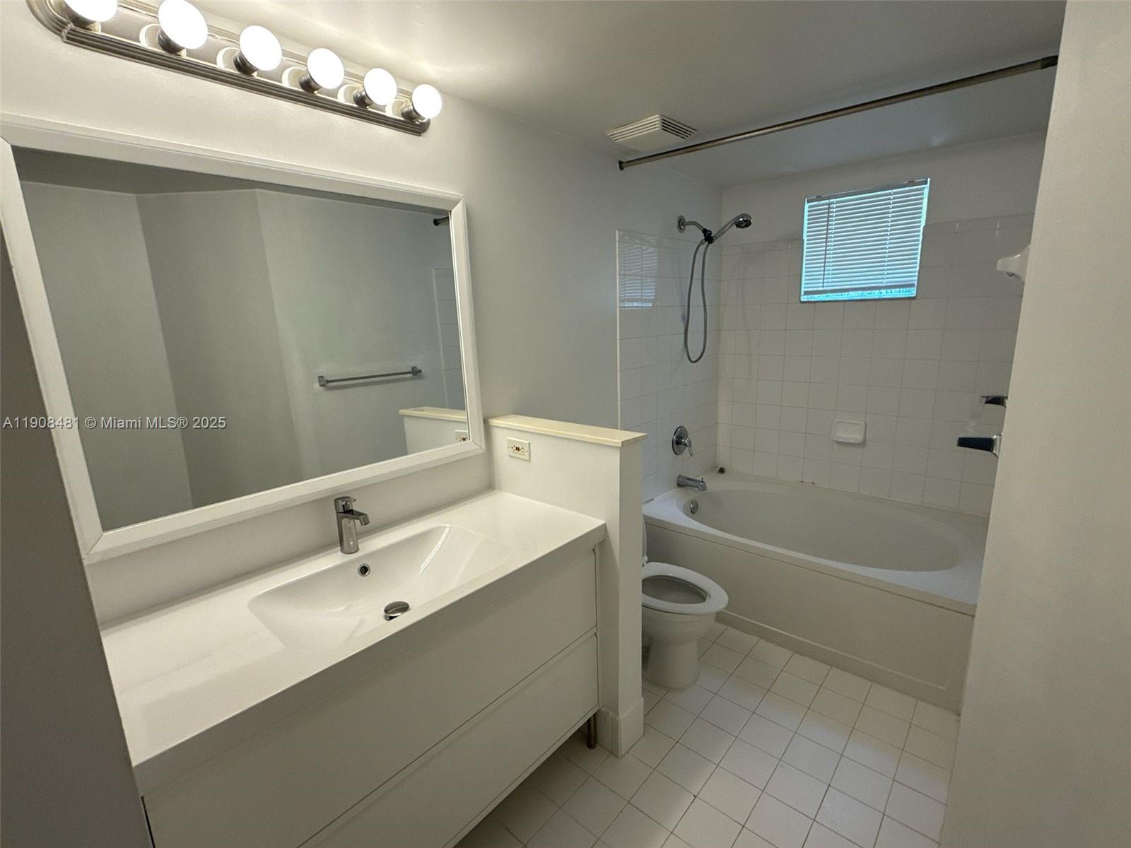 PORTO BELLAGIO CONDO - Residential Lease