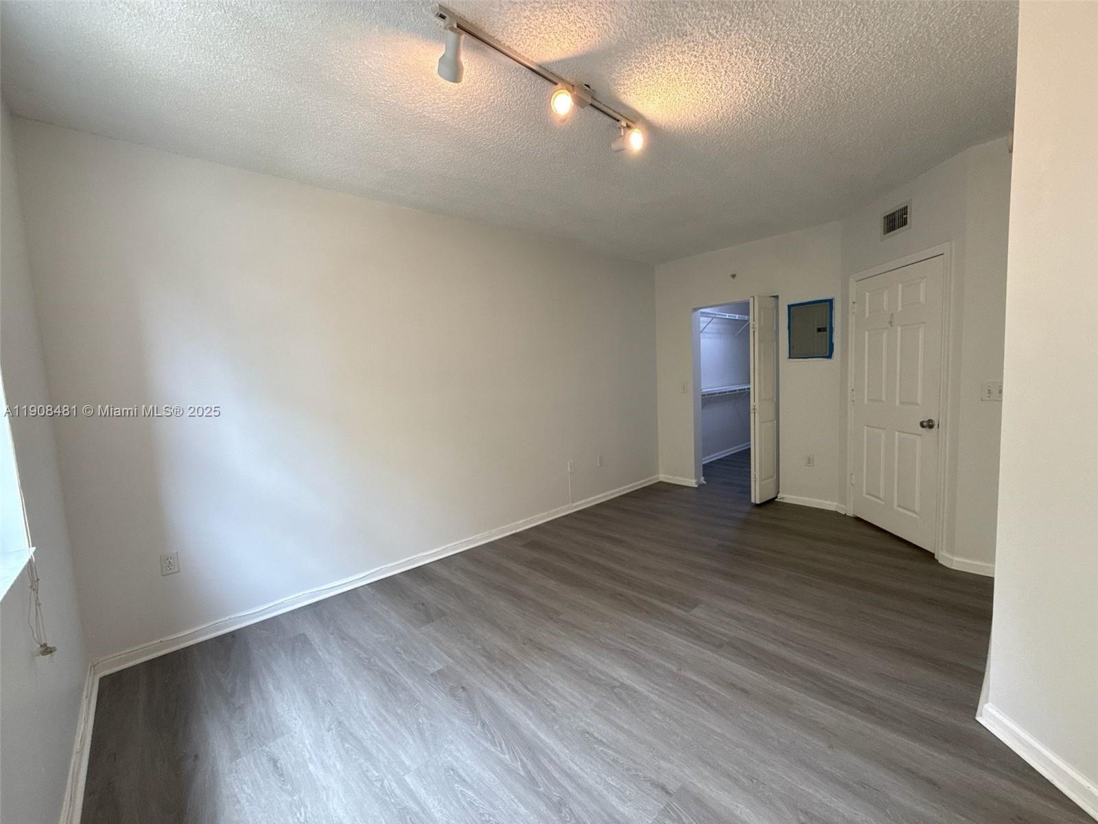 PORTO BELLAGIO CONDO - Residential Lease