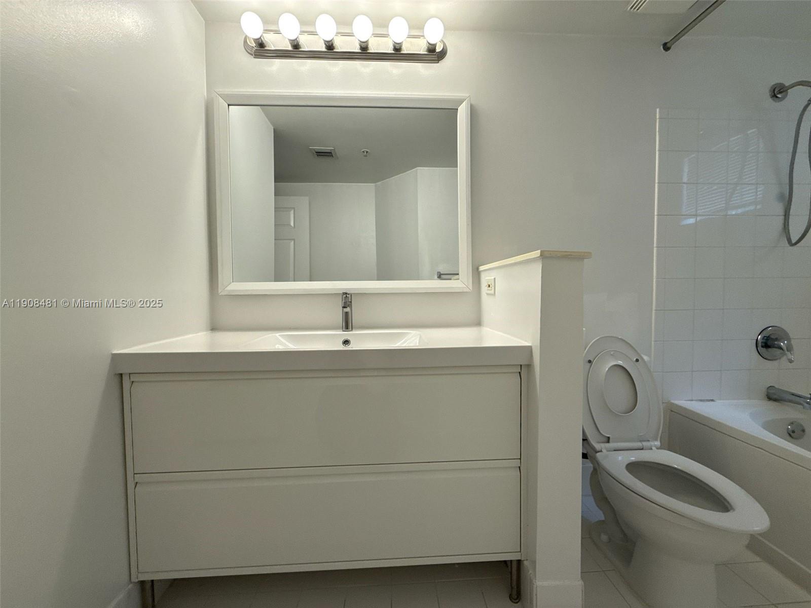 PORTO BELLAGIO CONDO - Residential Lease