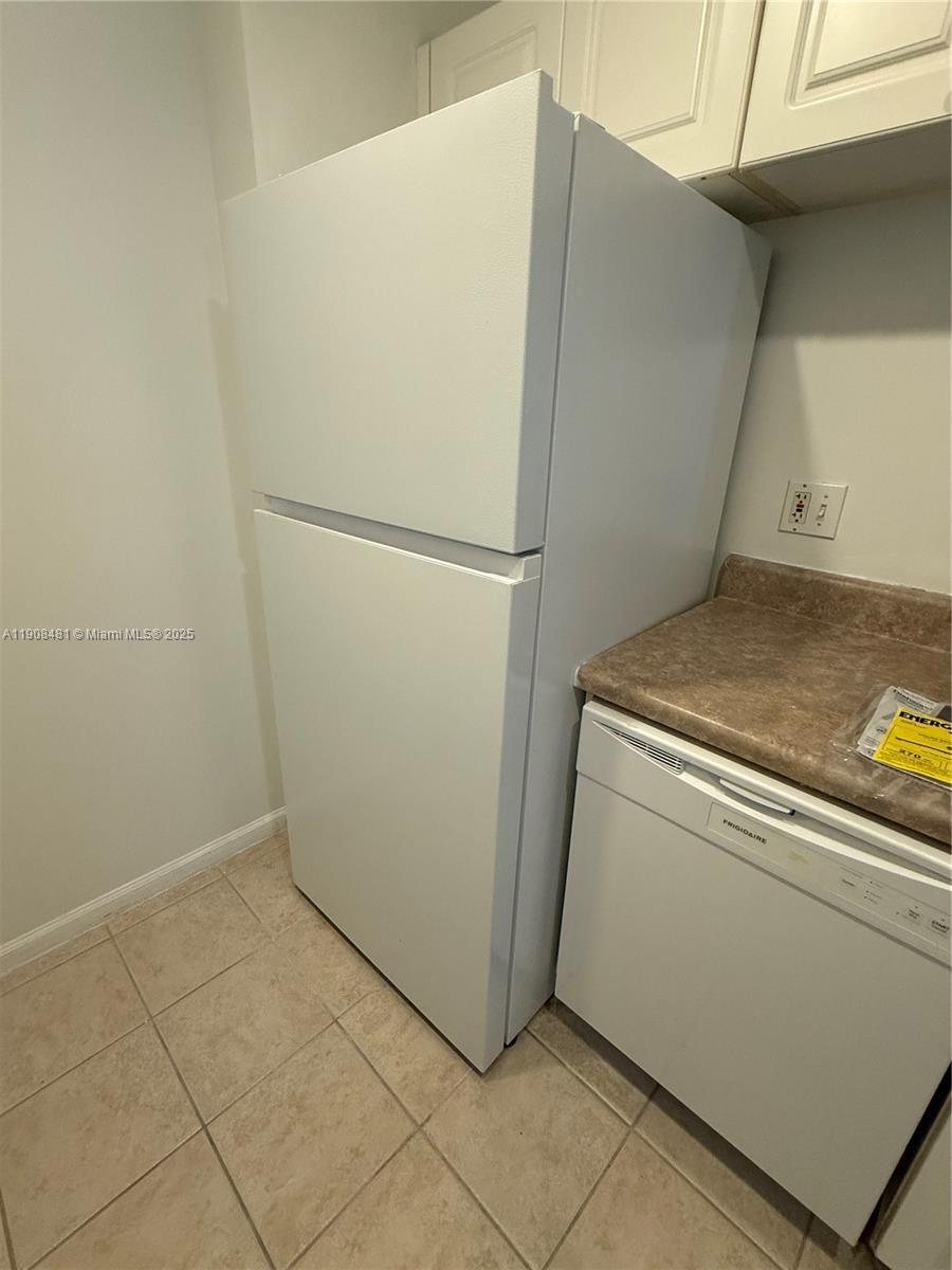 PORTO BELLAGIO CONDO - Residential Lease