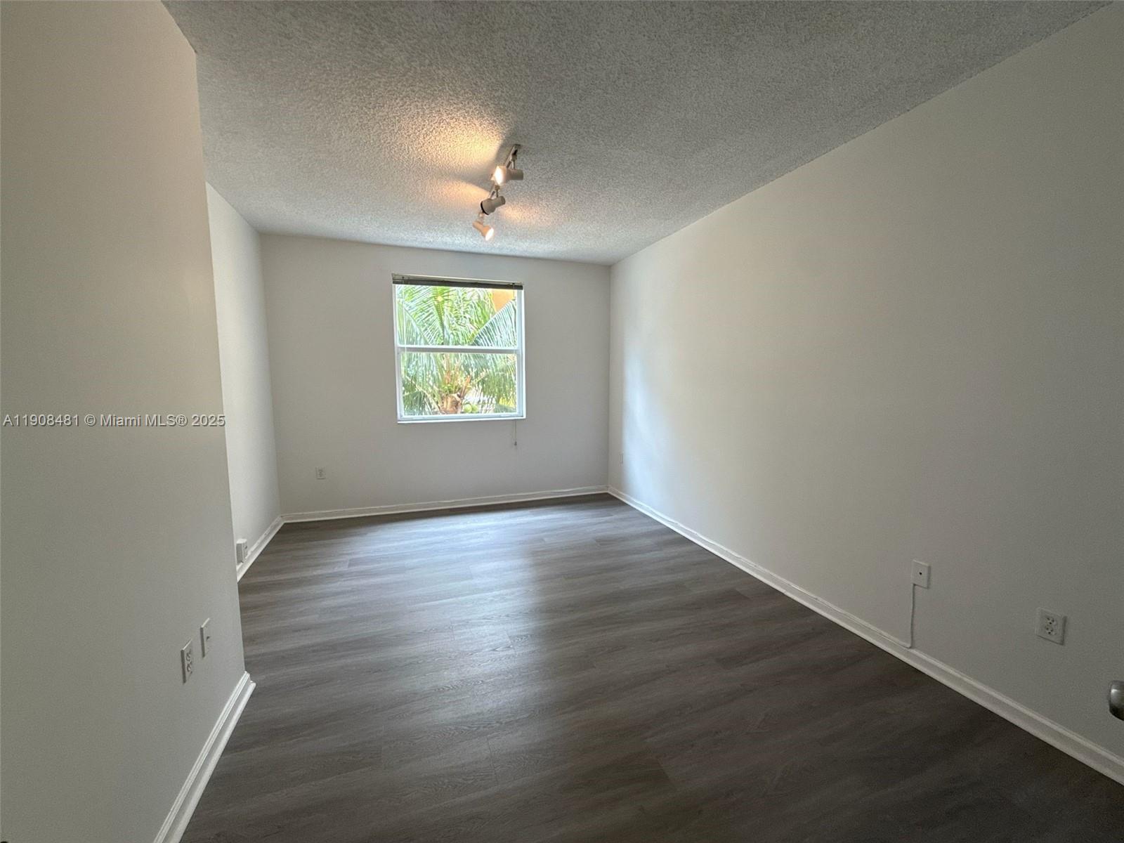 PORTO BELLAGIO CONDO - Residential Lease