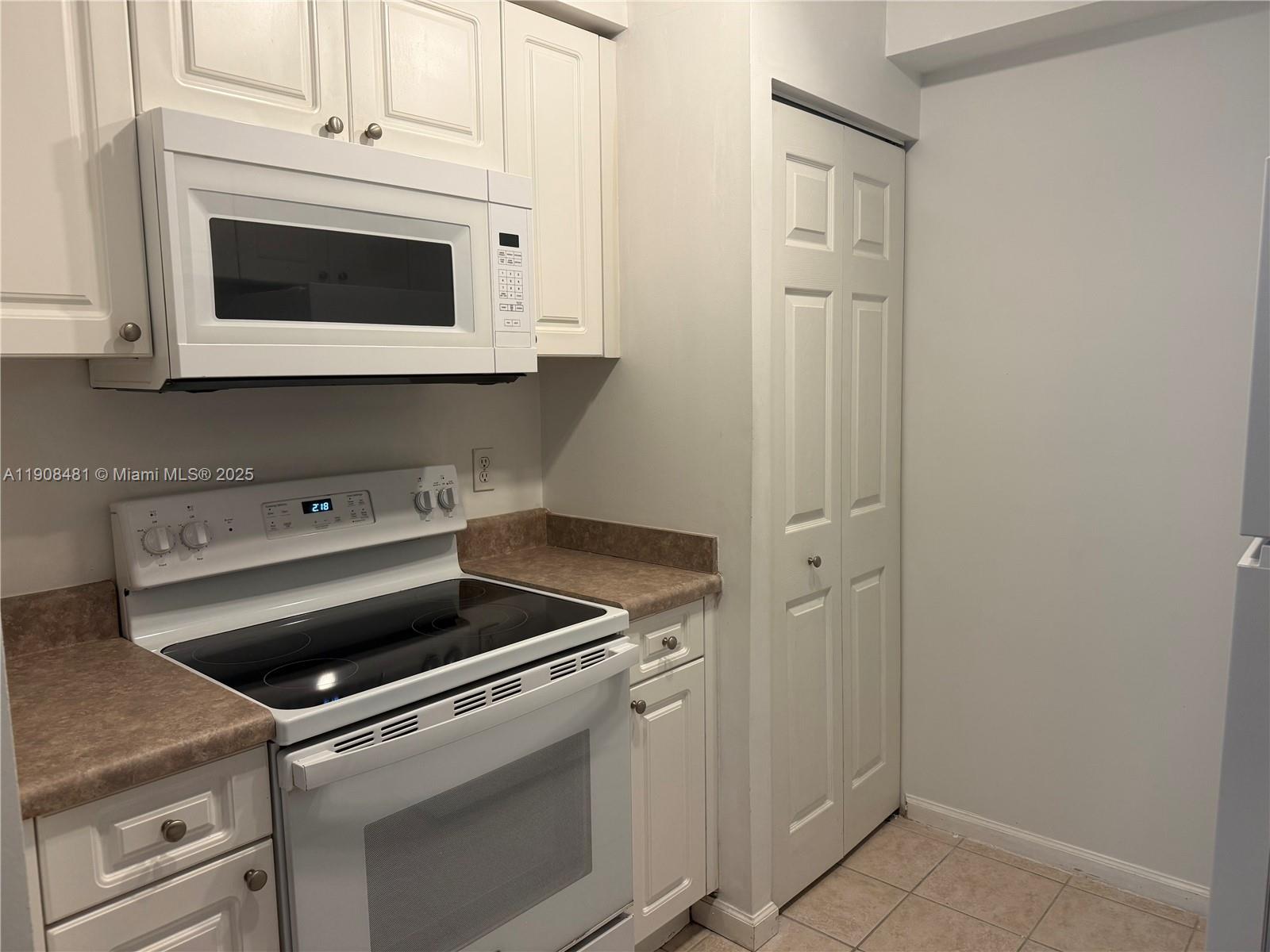 PORTO BELLAGIO CONDO - Residential Lease