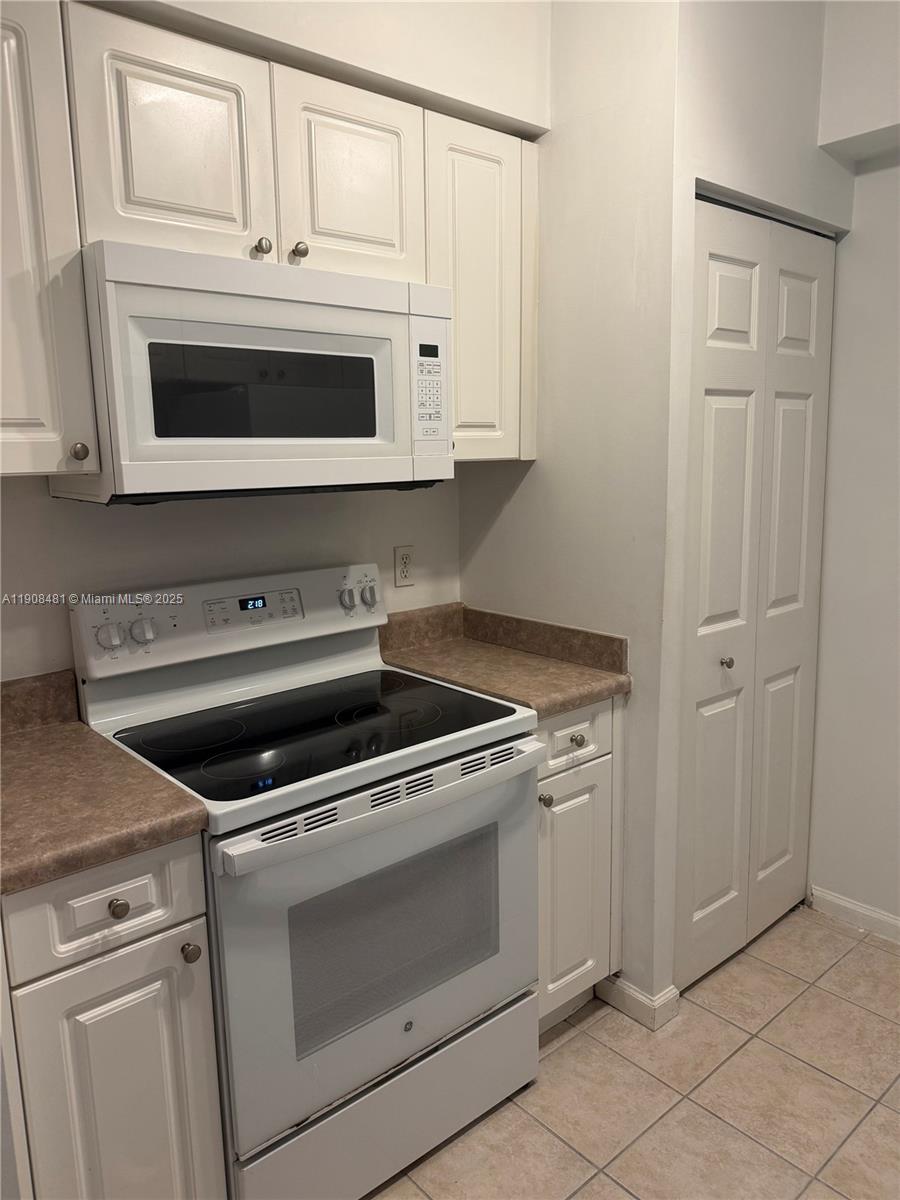 PORTO BELLAGIO CONDO - Residential Lease