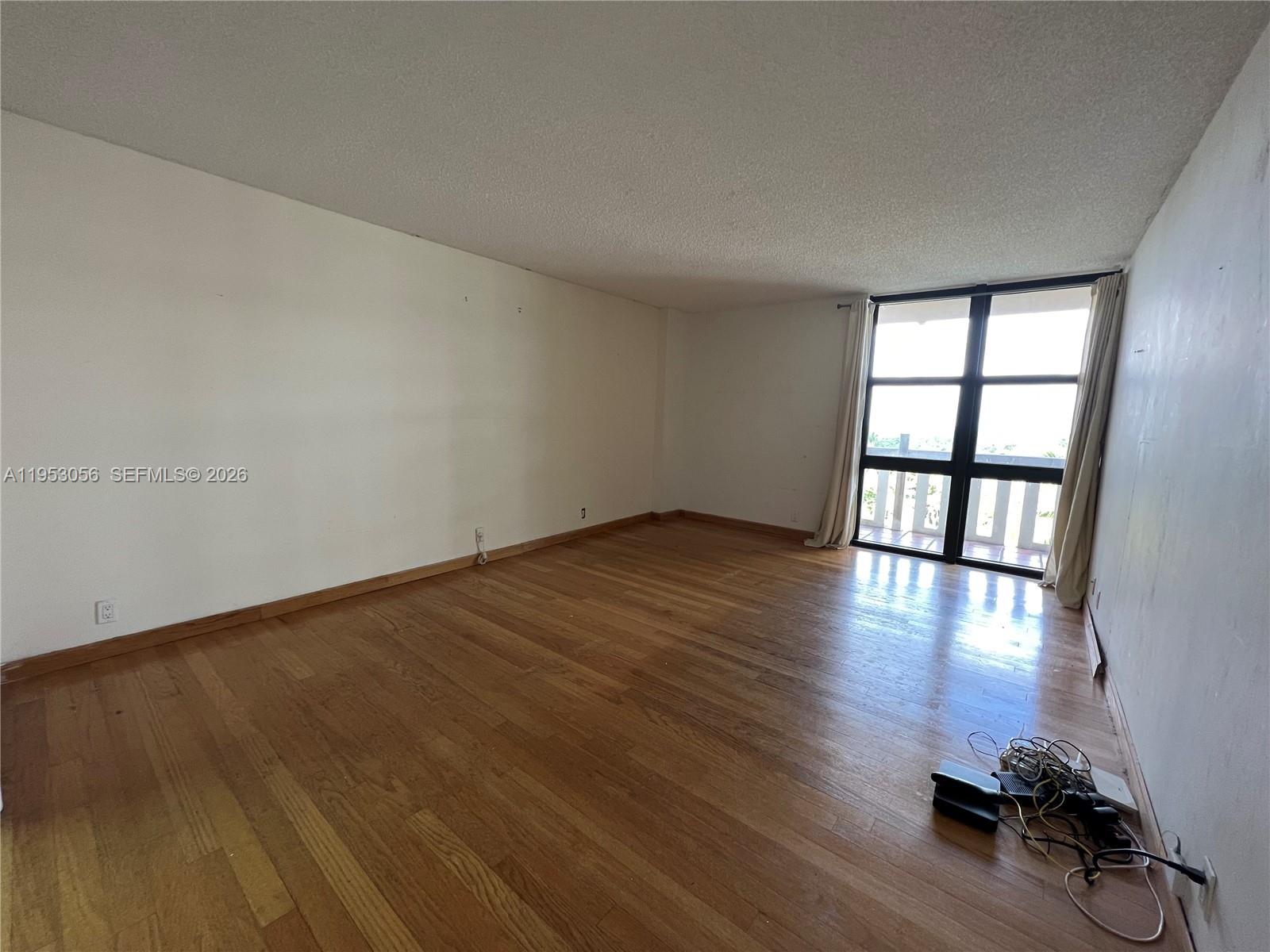 TOWERS OF KEY BISCAYNE CO - Residential Lease