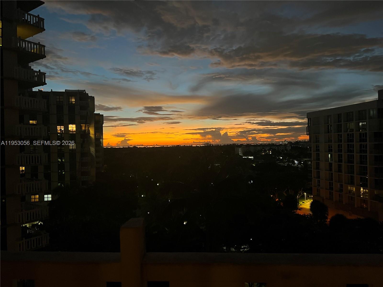 TOWERS OF KEY BISCAYNE CO - Residential Lease