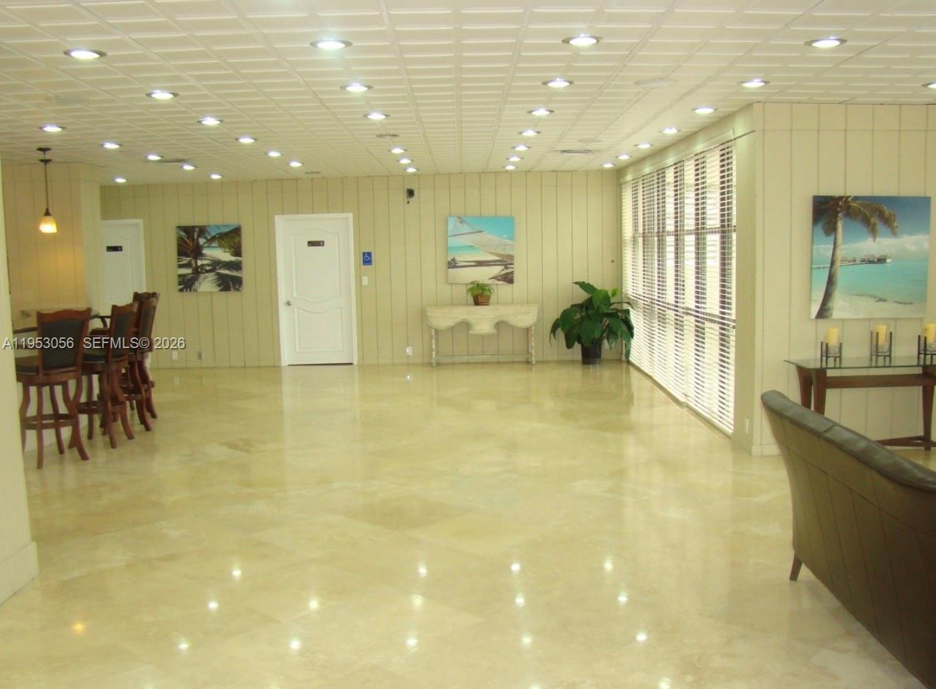 TOWERS OF KEY BISCAYNE CO - Residential Lease