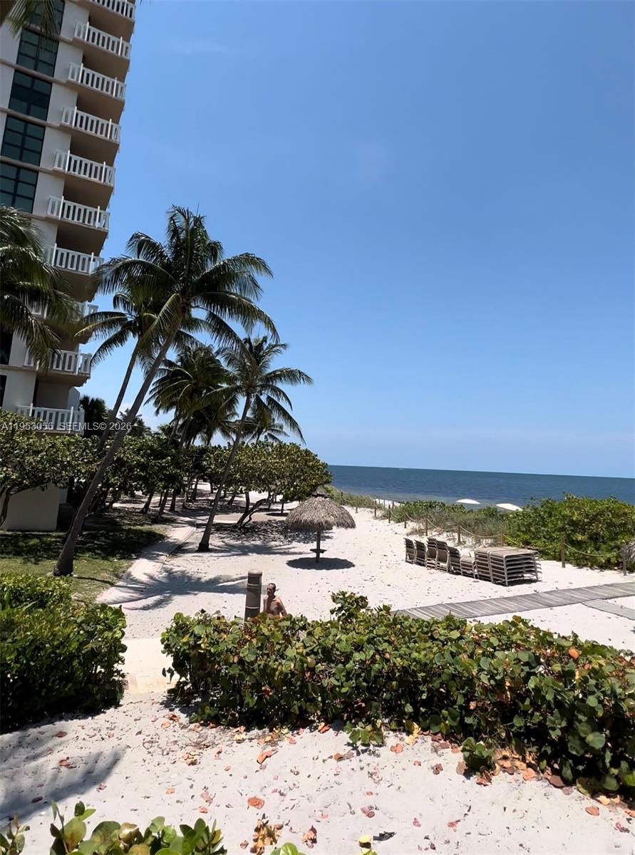 TOWERS OF KEY BISCAYNE CO - Residential Lease