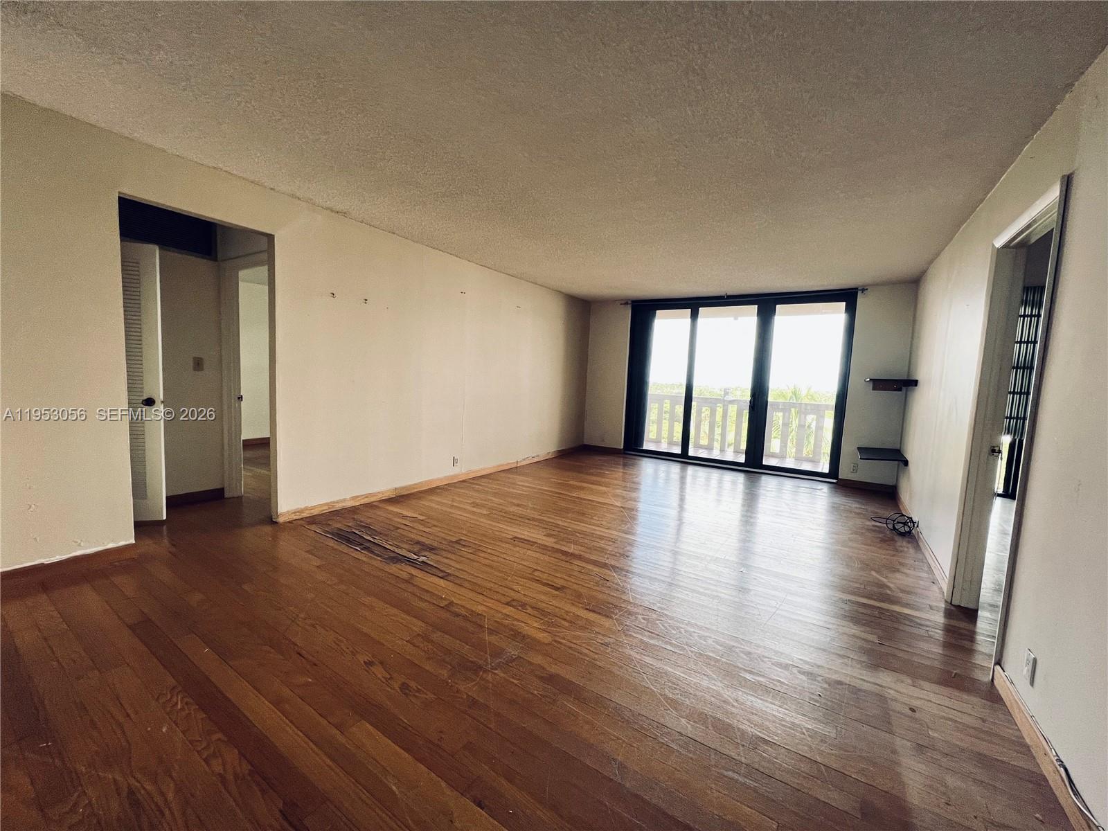 TOWERS OF KEY BISCAYNE CO - Residential Lease