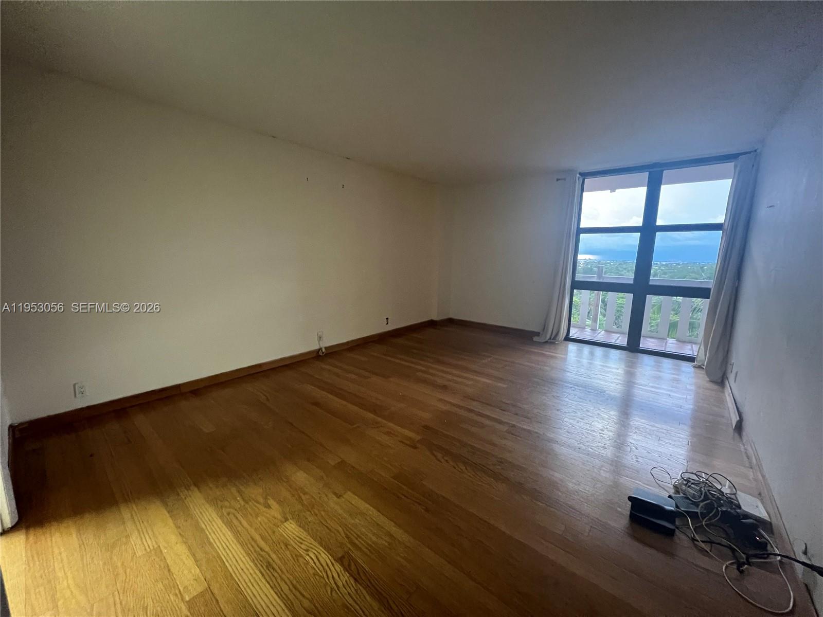 TOWERS OF KEY BISCAYNE CO - Residential Lease