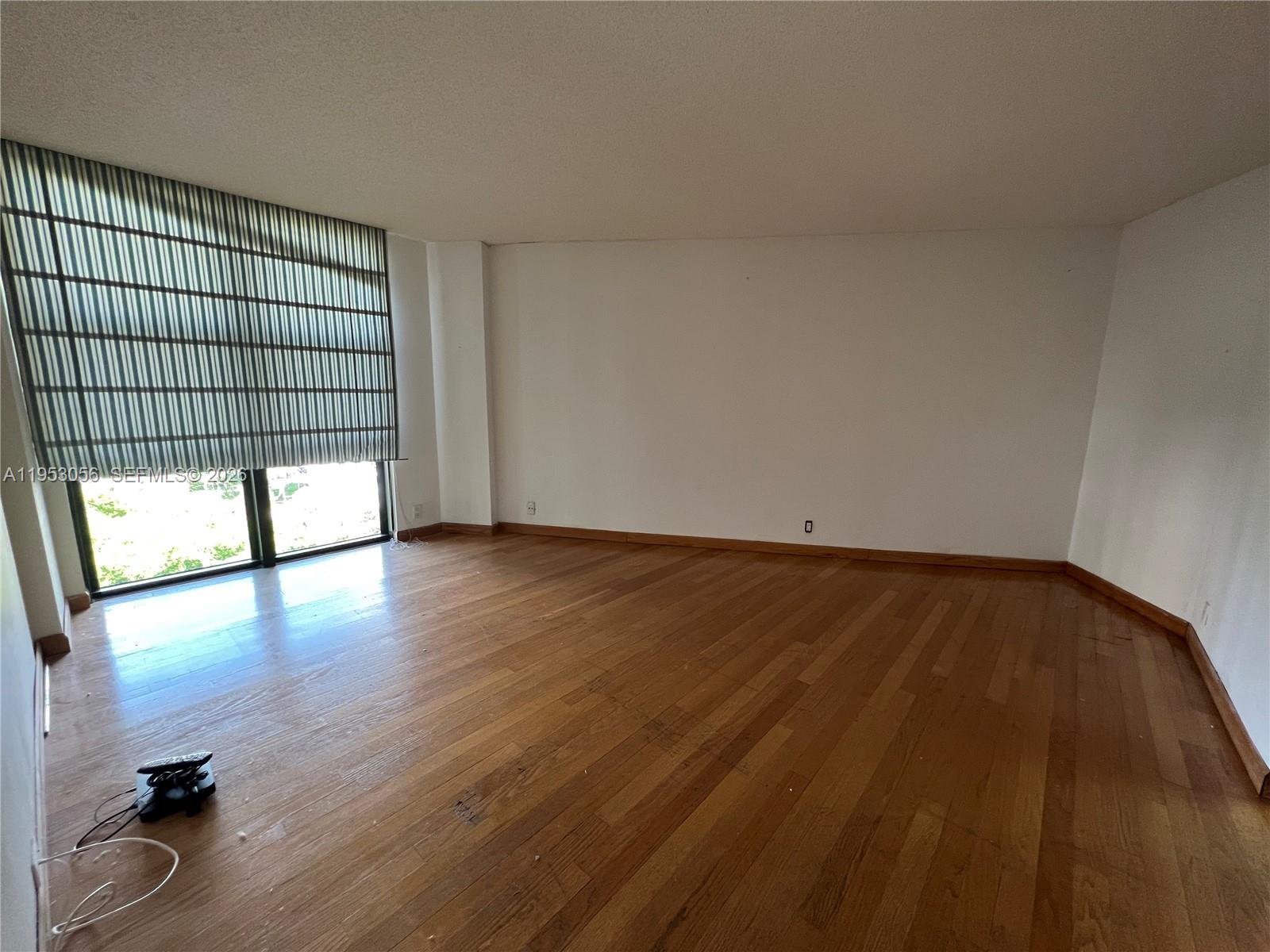 TOWERS OF KEY BISCAYNE CO - Residential Lease